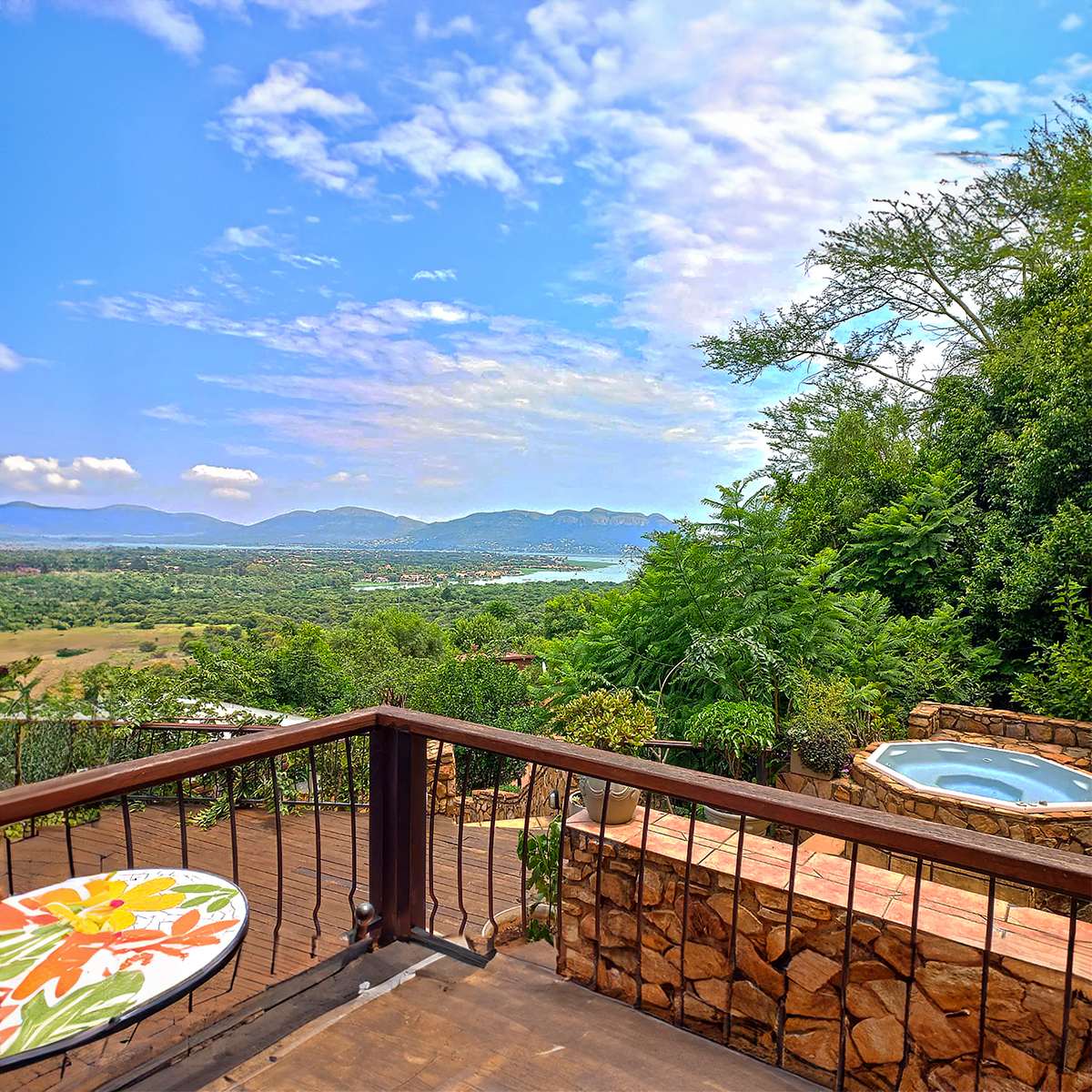 Hartbeespoort accommodation with private Jacuzzi and mountain view at La Montagne