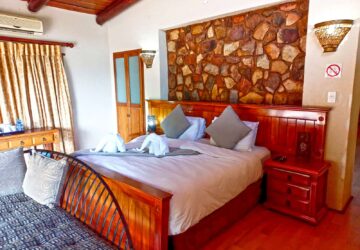 Grand Lodge Jacuzzi Suite Room with View 3