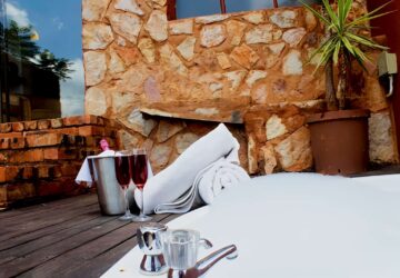 Mountain View Rooms towel 2