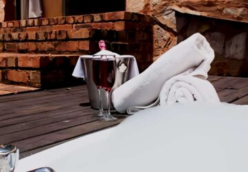 Mountain View Rooms towel