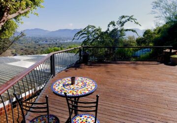Panorama View Rooms patio 1