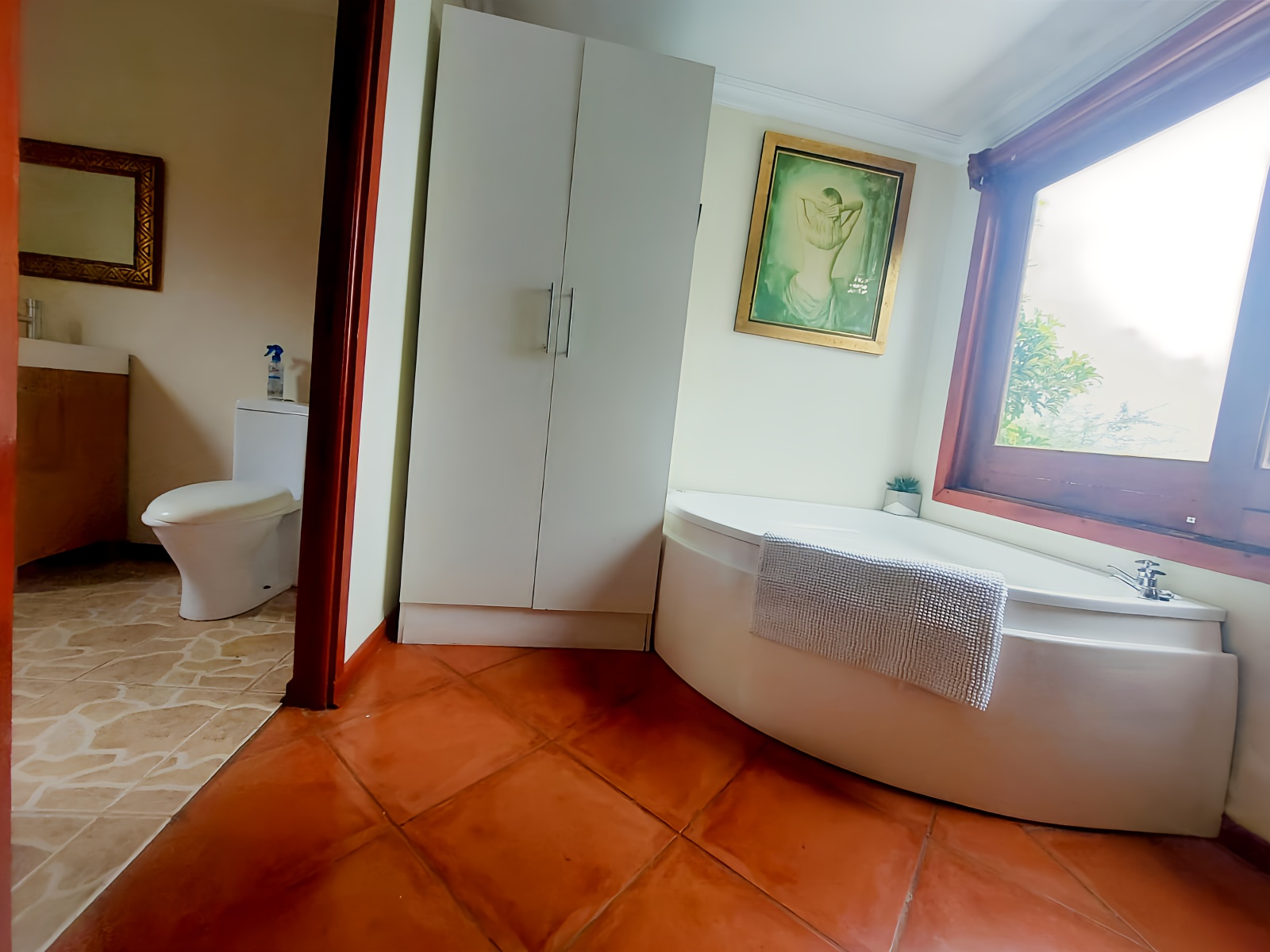Bathroom at Heritage Cabin Jacuzzi Suite in Hartbeespoort