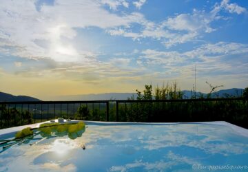 Romantic Log Cabin with jacuzzi view 1