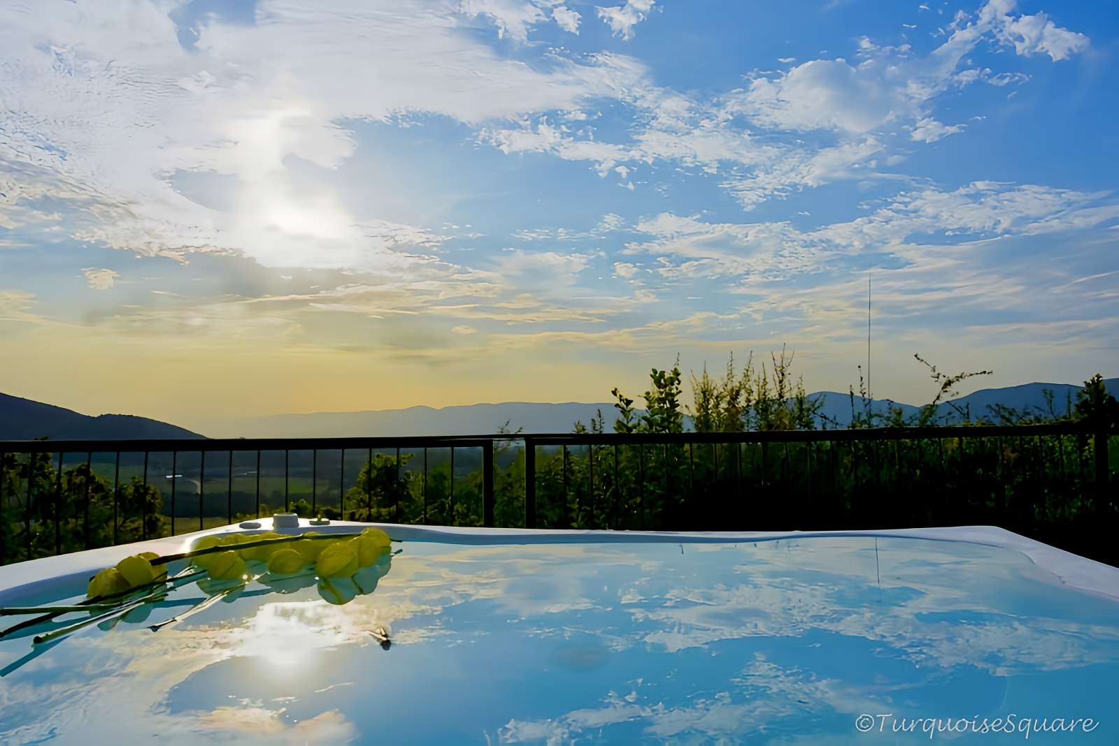 Jacuzzi with Hartbeespoort view at Heritage Cabin Jacuzzi Suite