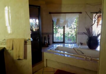 The Montagne Suite bathroom 2