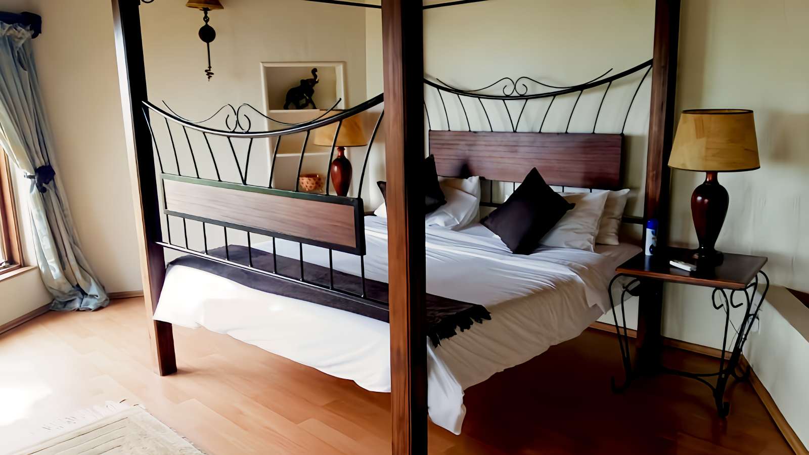 Classic lodge bedroom comfort at The Montagne Suite