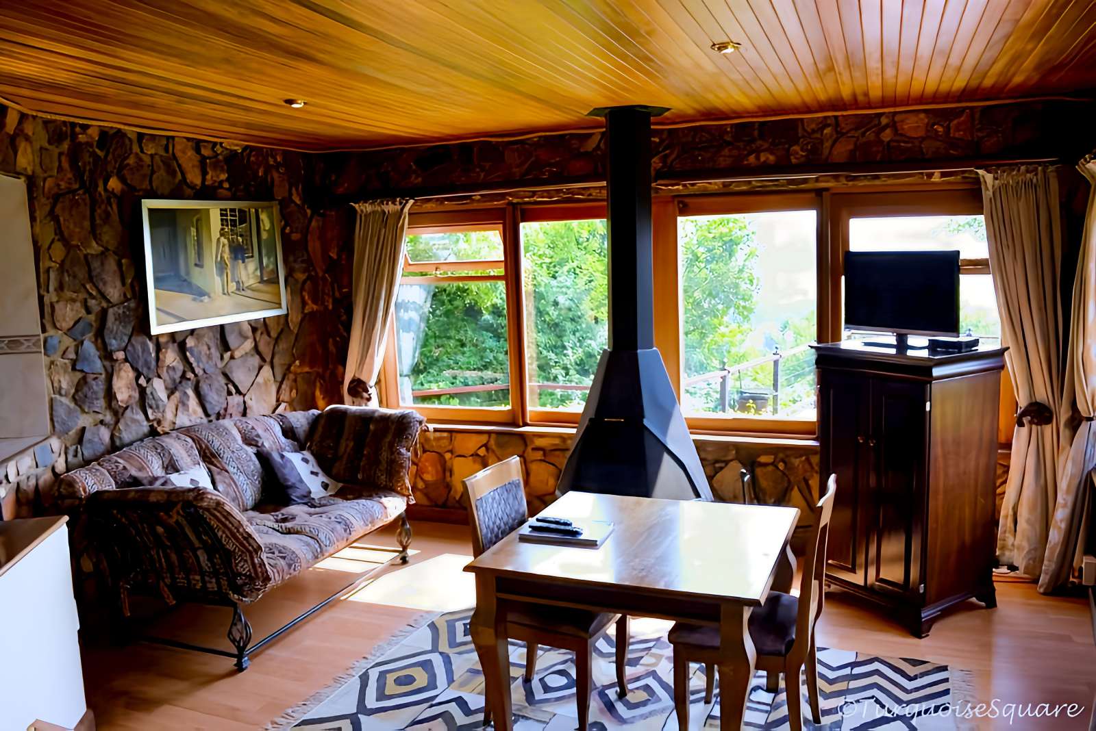 The Montagne Suite spacious lodge suite in Hartbeespoort