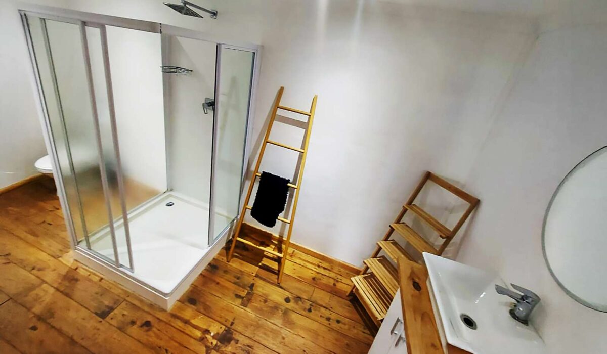 Treetop Log Cabins bathroom