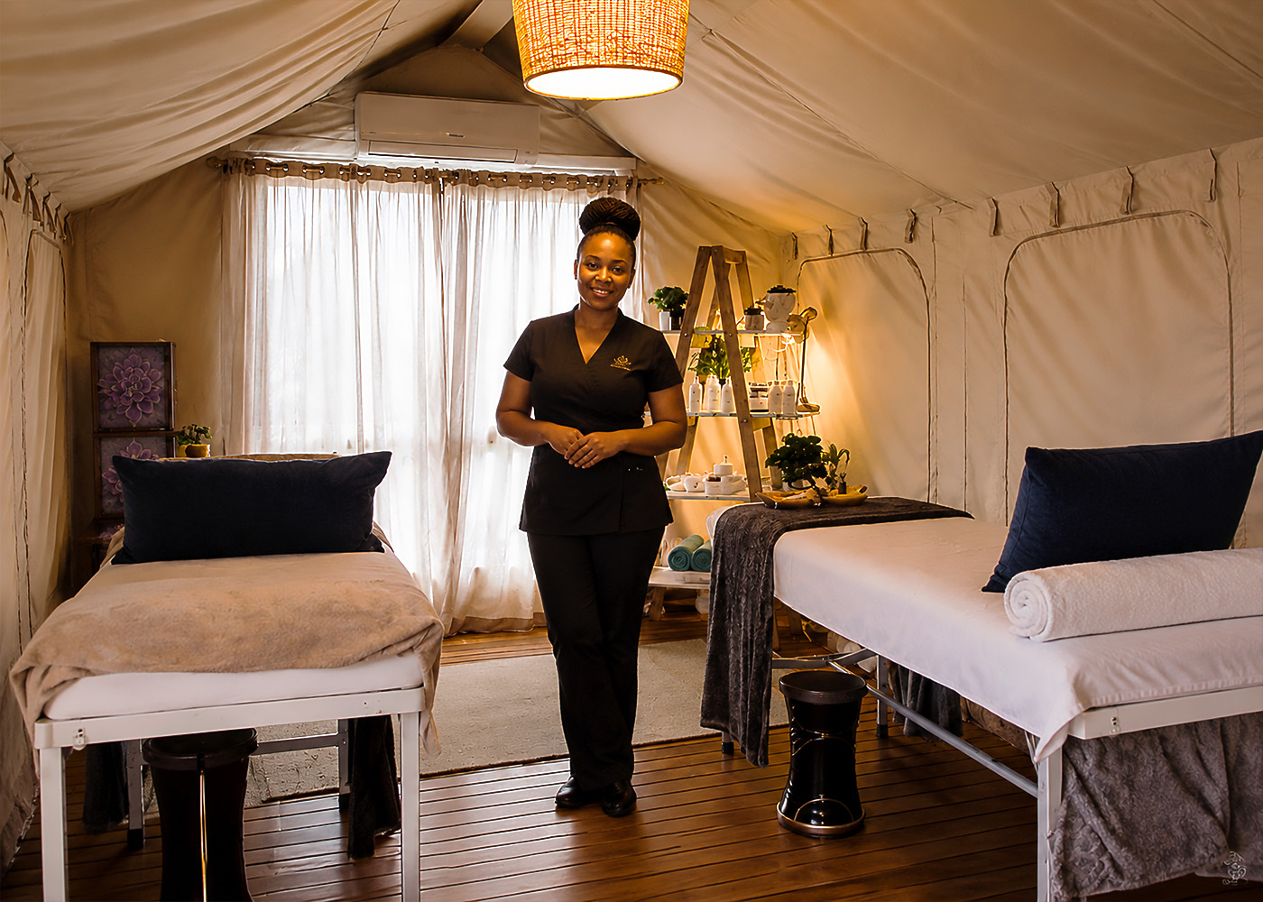 Couples spa treatment near Heritage Lodge Jacuzzi Suite Hartbeespoort