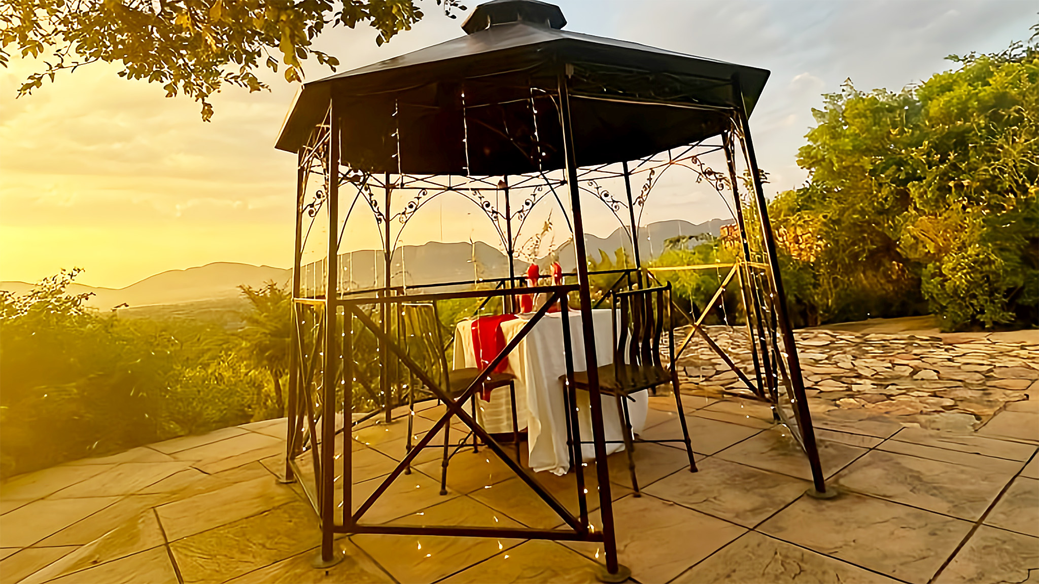 Private Pagoda romantic dinner in Hartbeespoort at La Montagne Guest Lodge