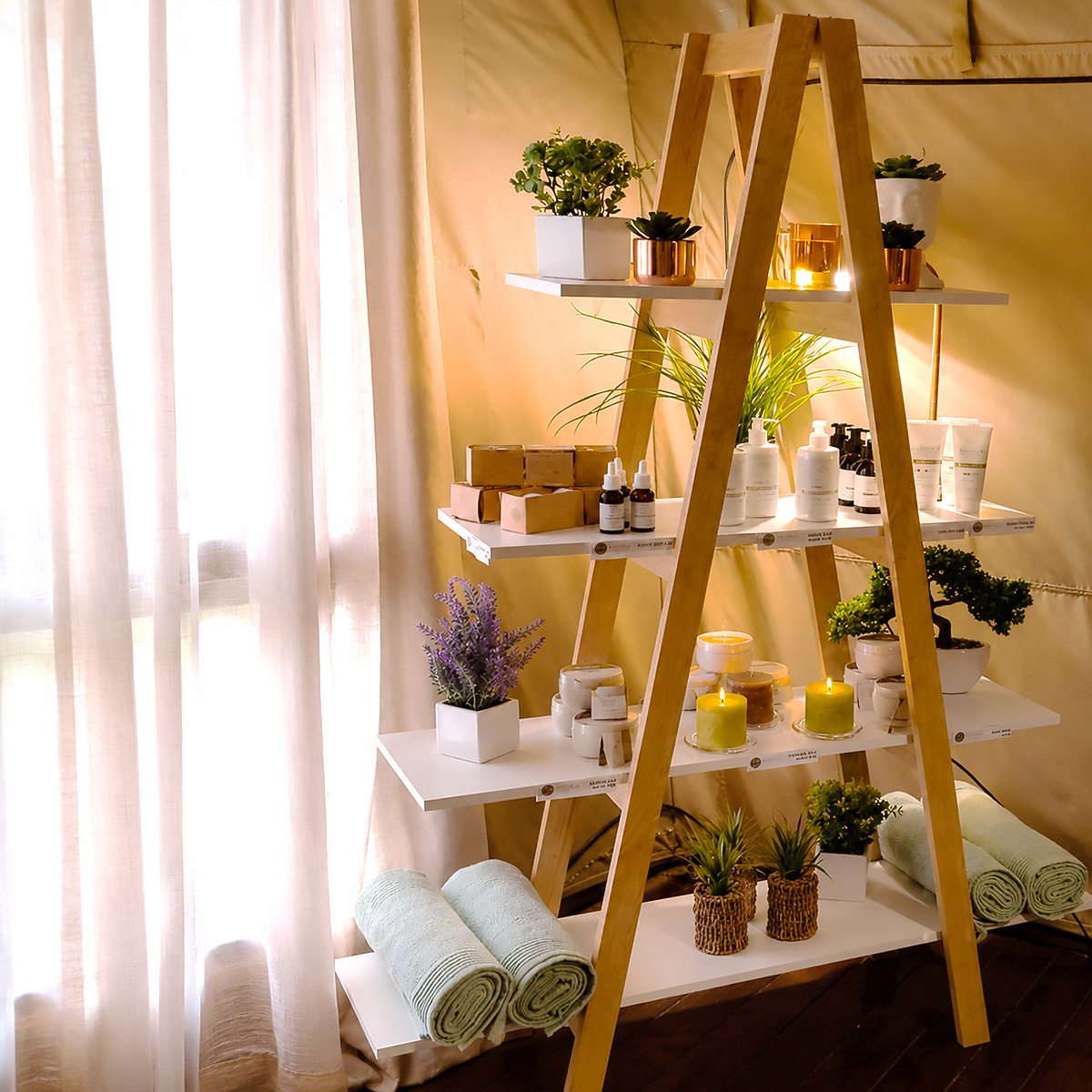 Spa products and towels at Sanctuary Spa Hartbeespoort