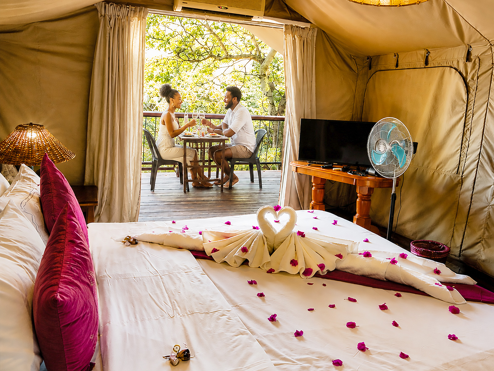 Tented Rooms in Hartbeespoort at La Montagne Guest Lodge